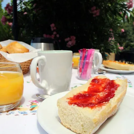 Ghiatone Bed & Breakfast *