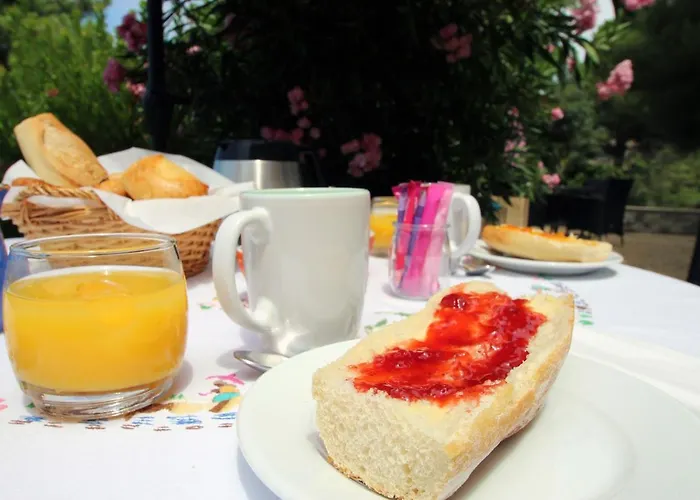 Ghiatone לינה וארוחת בוקר 3*